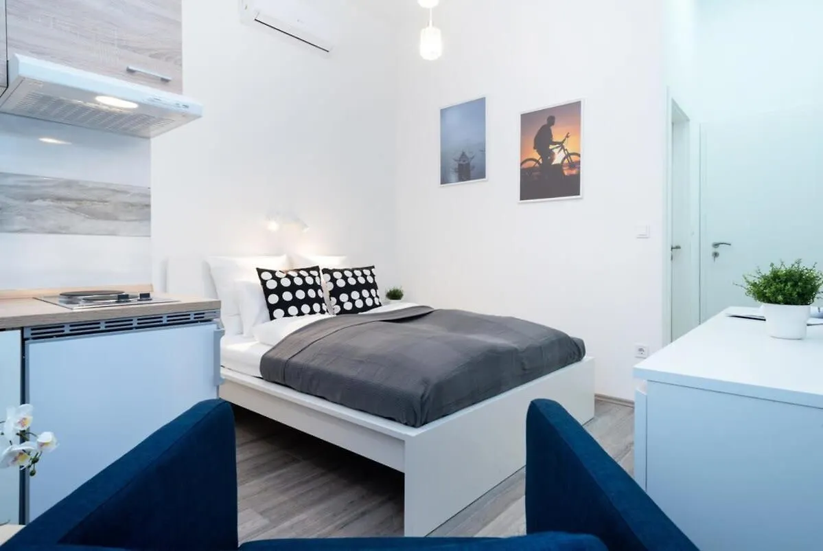 Well Located Charming Studio Budapest Apartment