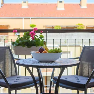 Apartament Tuscany Garden-free Parking-balcony-ac- Elevator, Budapeszt